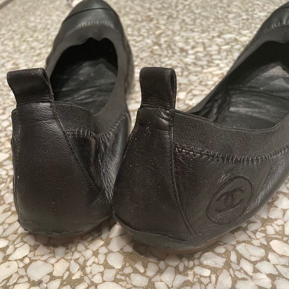 CHANEL Black Leather Flats - Picture 3 of 6